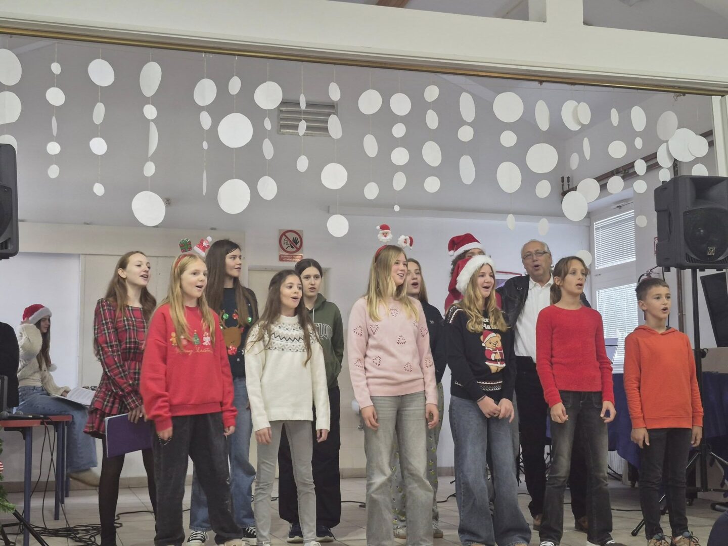 598565221_1374057621185581_8746305418835315713_n-1-1